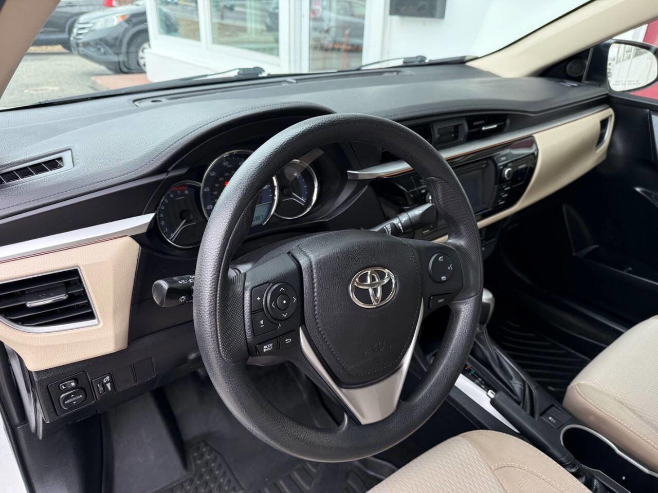 Used 2016 Toyota Corolla LE FWD image 23
