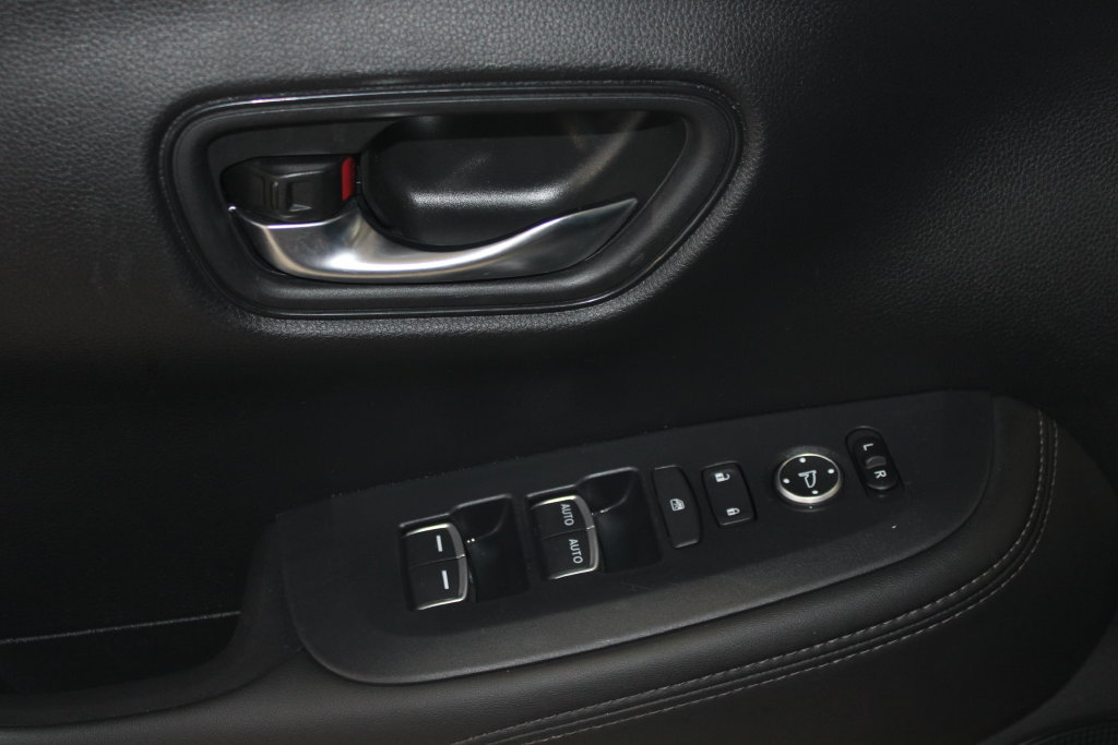 Used 2023 Honda HR-V EX-L image 6
