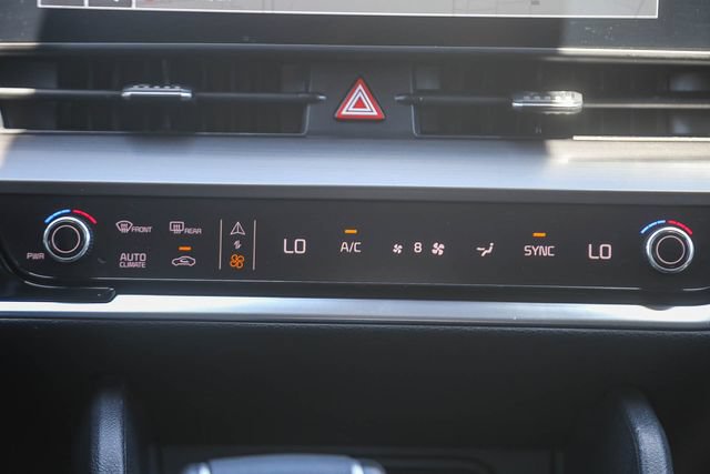 Certified 2025 Kia Sportage EX FWD image 14