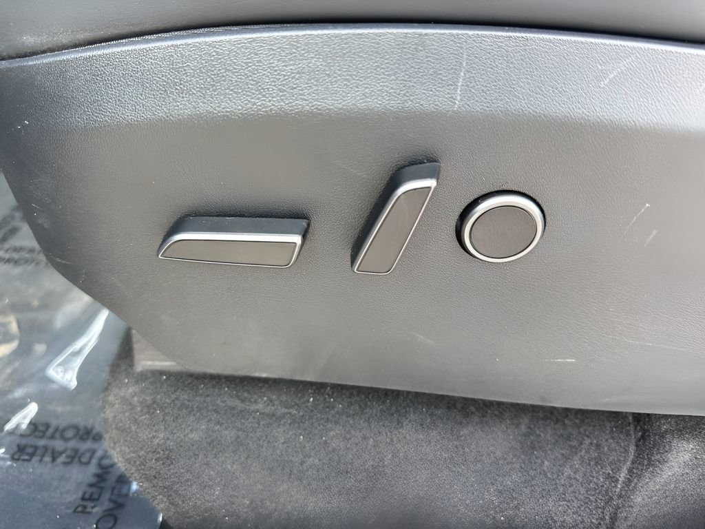 Used 2023 Tesla Model Y Long Range image 10