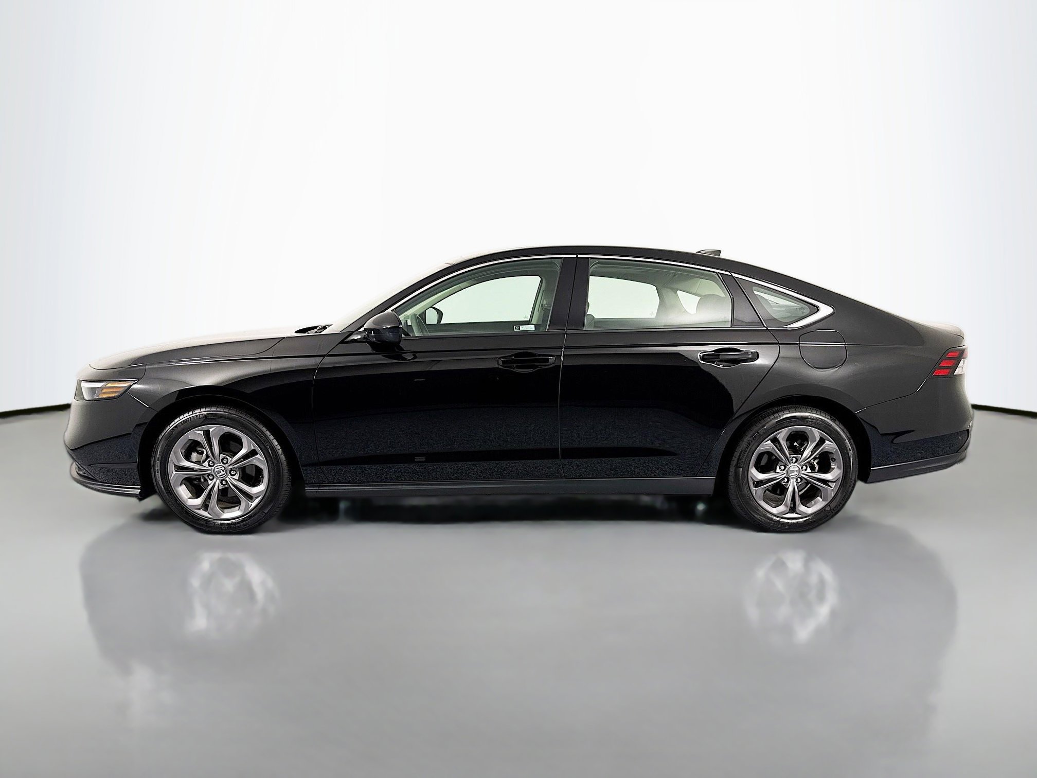 Certified 2024 Honda Accord EX image 8
