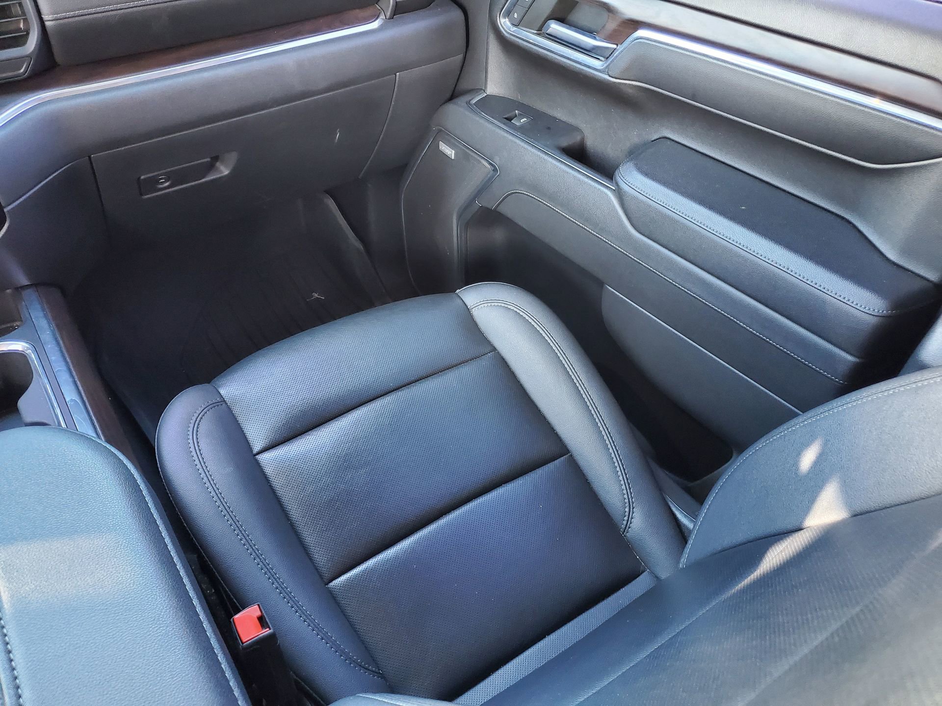 Used 2023 GMC Sierra 1500 SLT w/ SLT Premium Package image 15