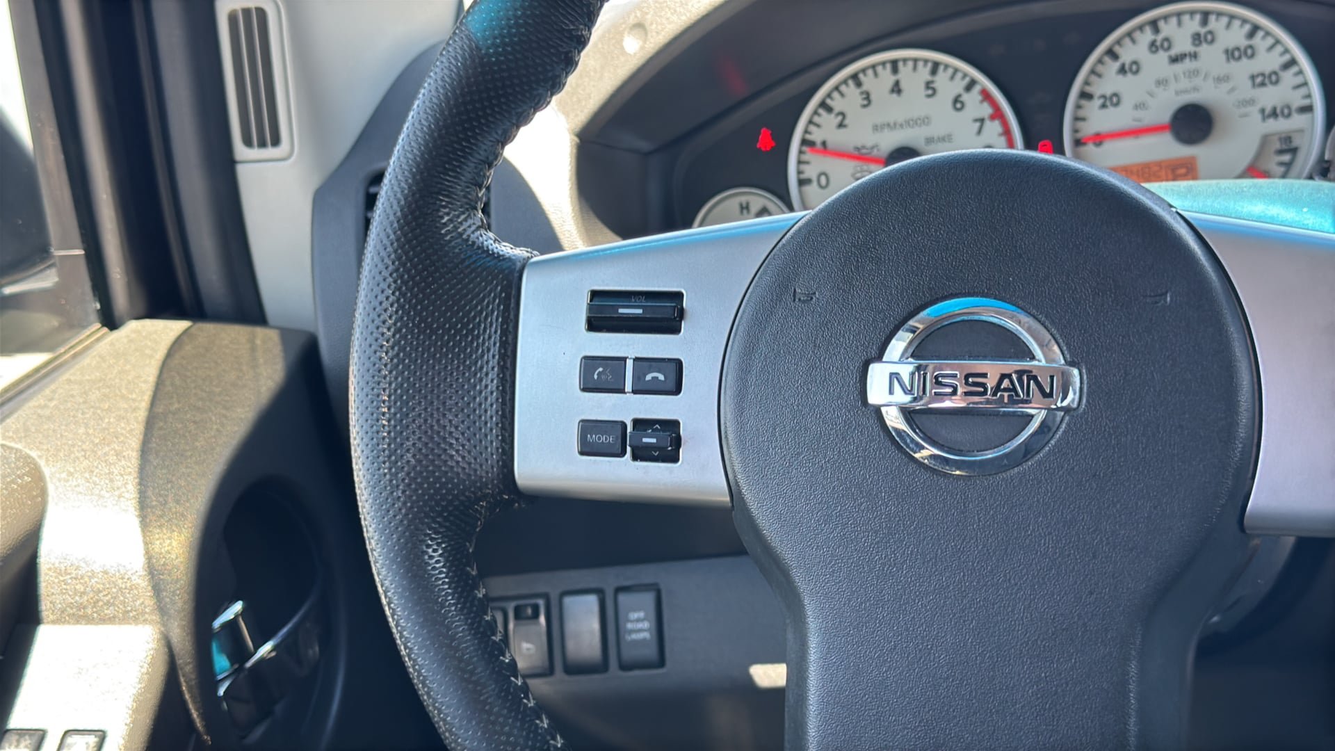 Used 2013 Nissan Xterra PRO-4X AWD/4WD image 27