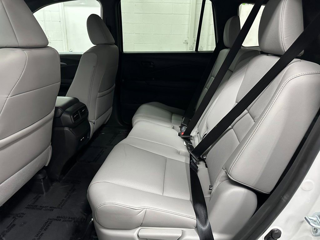 Used 2025 Honda Passport EX-L image 34