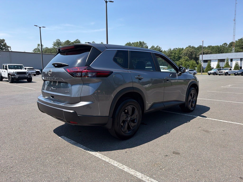 Used 2026 Nissan Rogue SV w/ Cold Weather Package AWD/4WD image 8