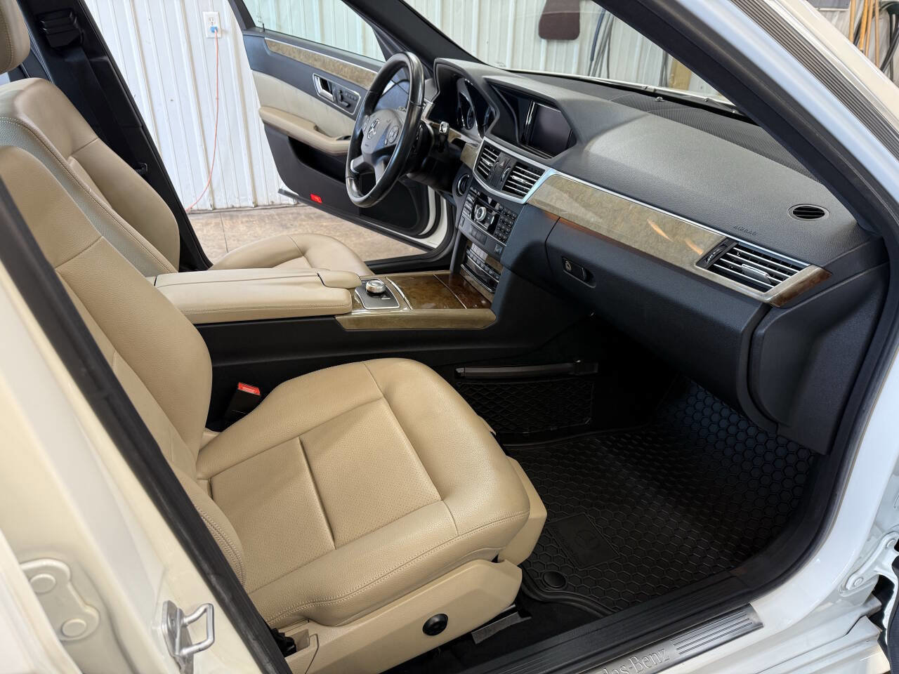 Used 2011 Mercedes-Benz E 350 Sedan image 28