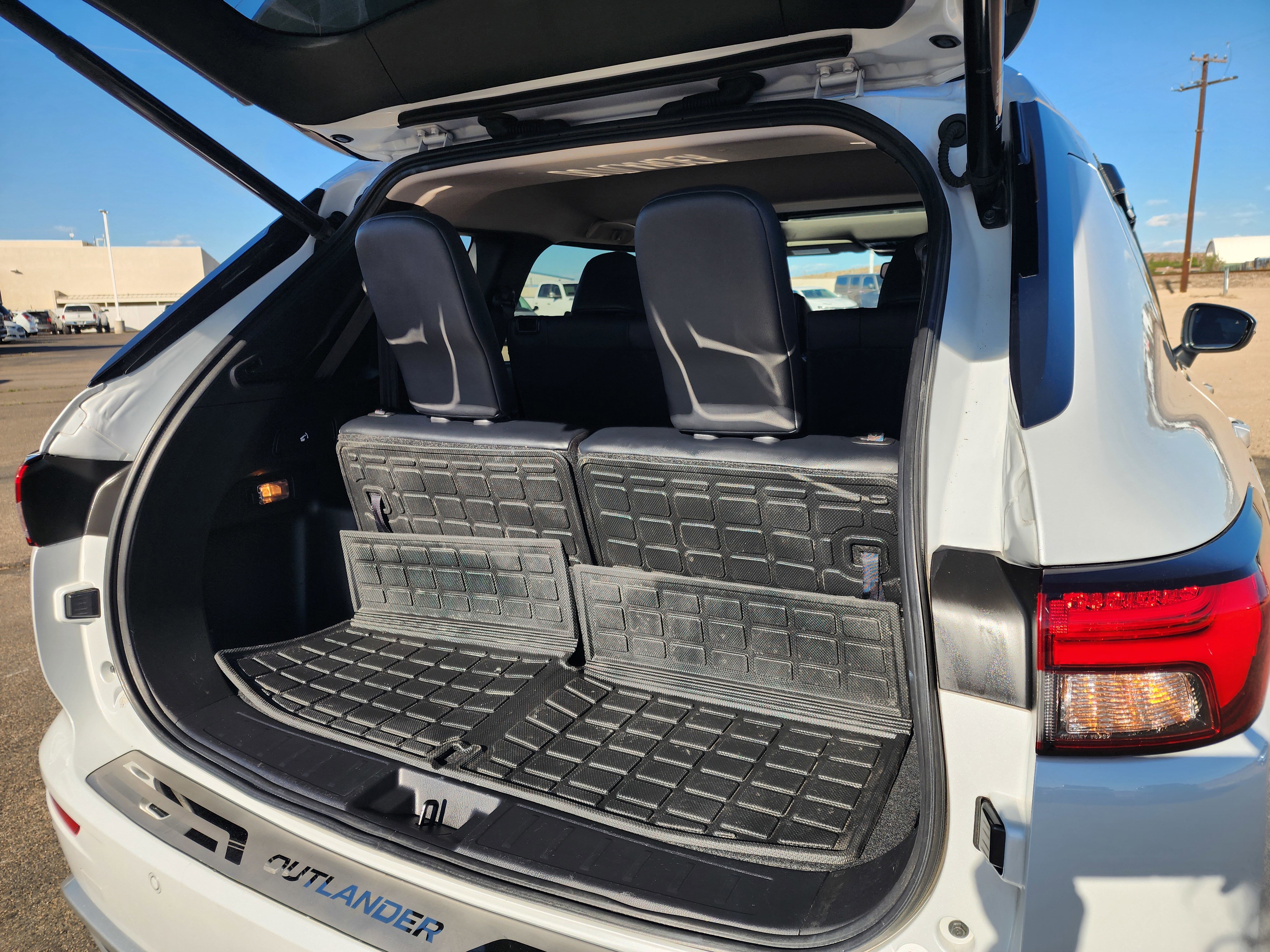 Used 2024 Mitsubishi Outlander SEL AWD/4WD image 16