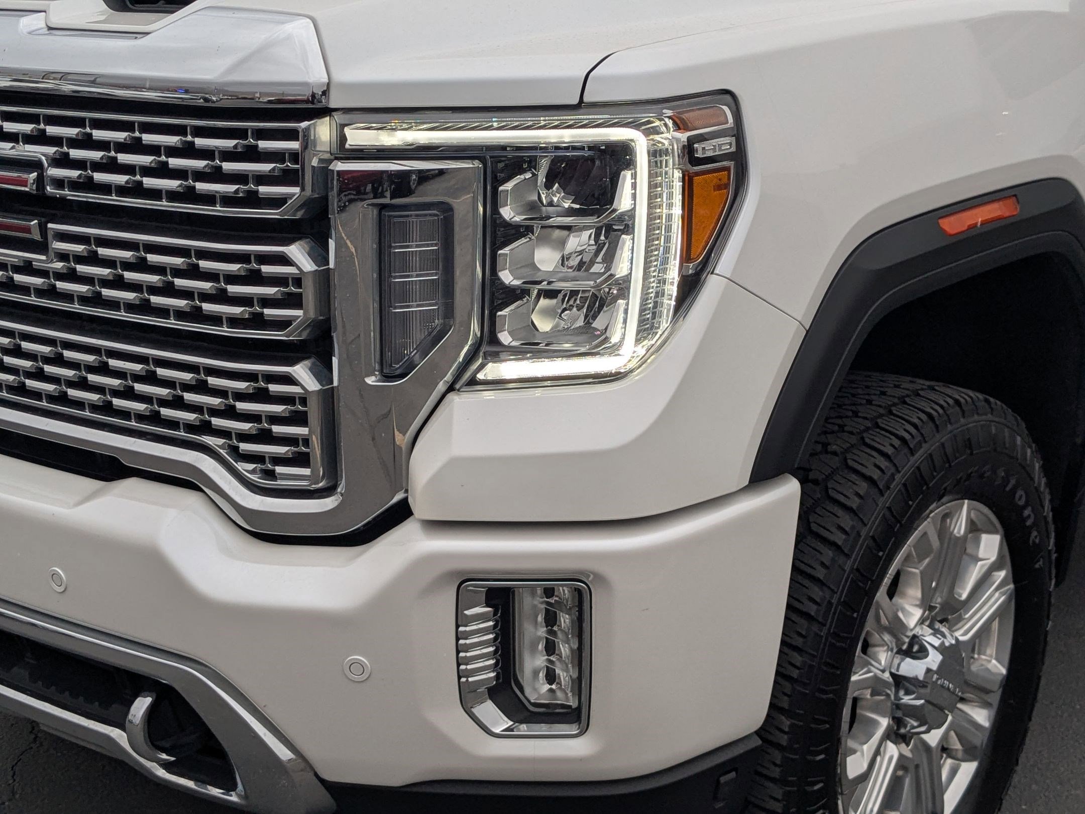 Used 2022 GMC Sierra 3500 Denali w/ Denali Ultimate Package image 10