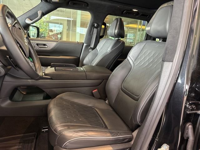 Used 2025 INFINITI QX80 Autograph AWD/4WD image 12
