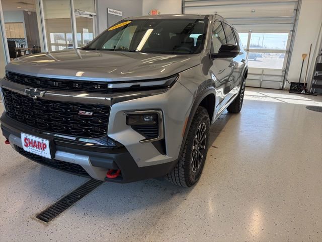 Used 2025 Chevrolet Traverse Z71 w/ Enhanced Driving Package image 6