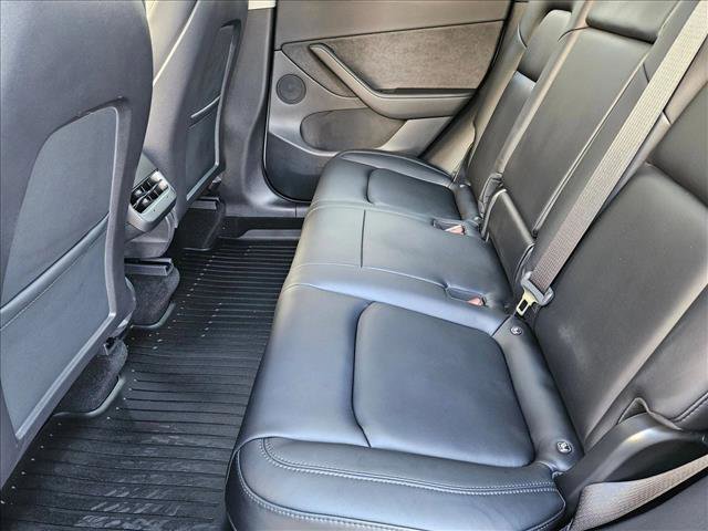 Used 2021 Tesla Model Y Long Range image 17