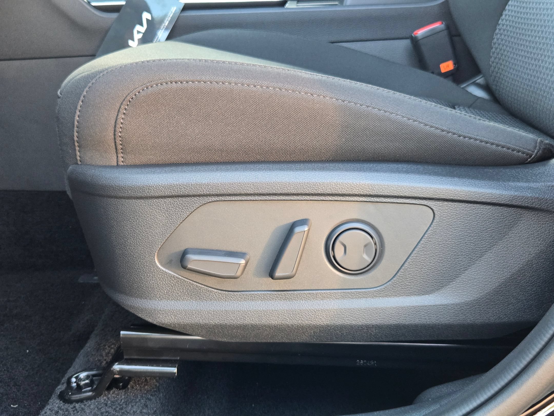 New 2026 Kia Sportage LX w/ LX Convenience Package FWD image 18