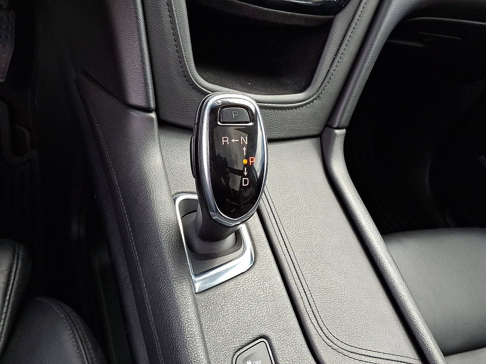 Used 2017 Cadillac XT5 Luxury w/ Driver Awareness Package image 15