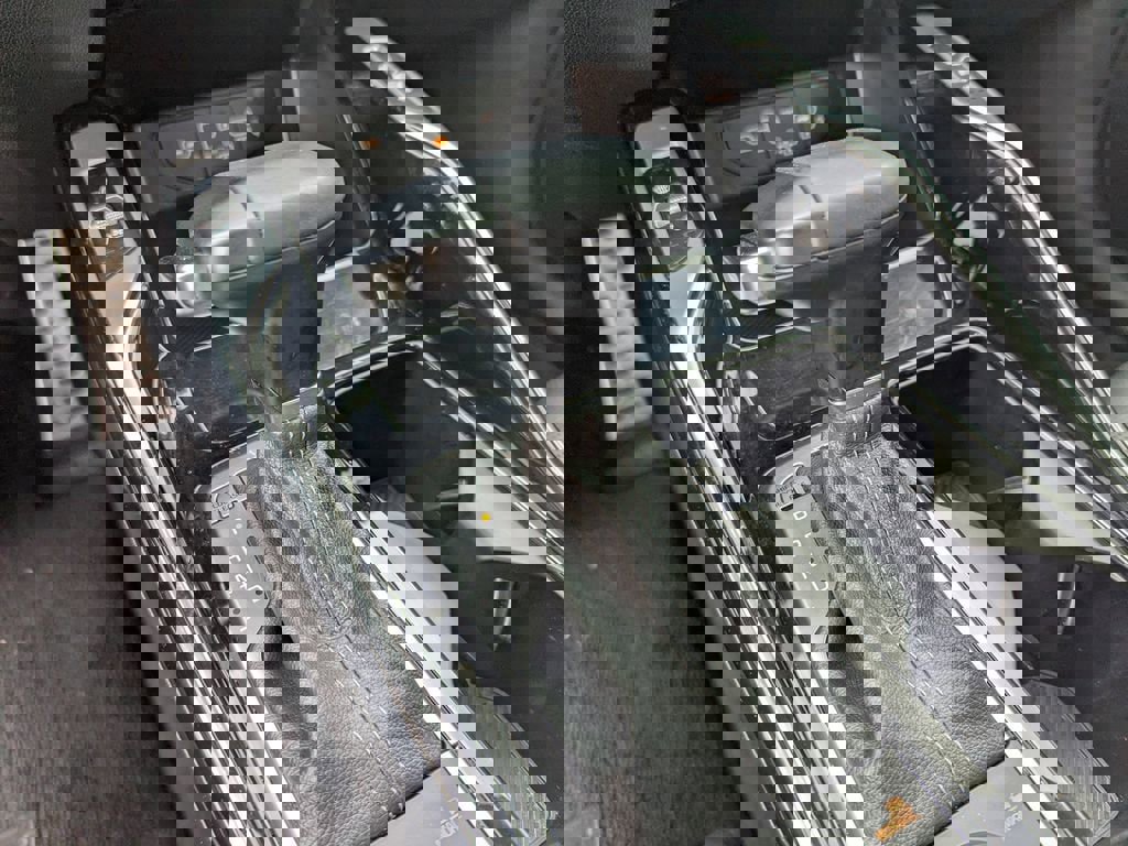 Used 2024 Kia Sorento SX image 24