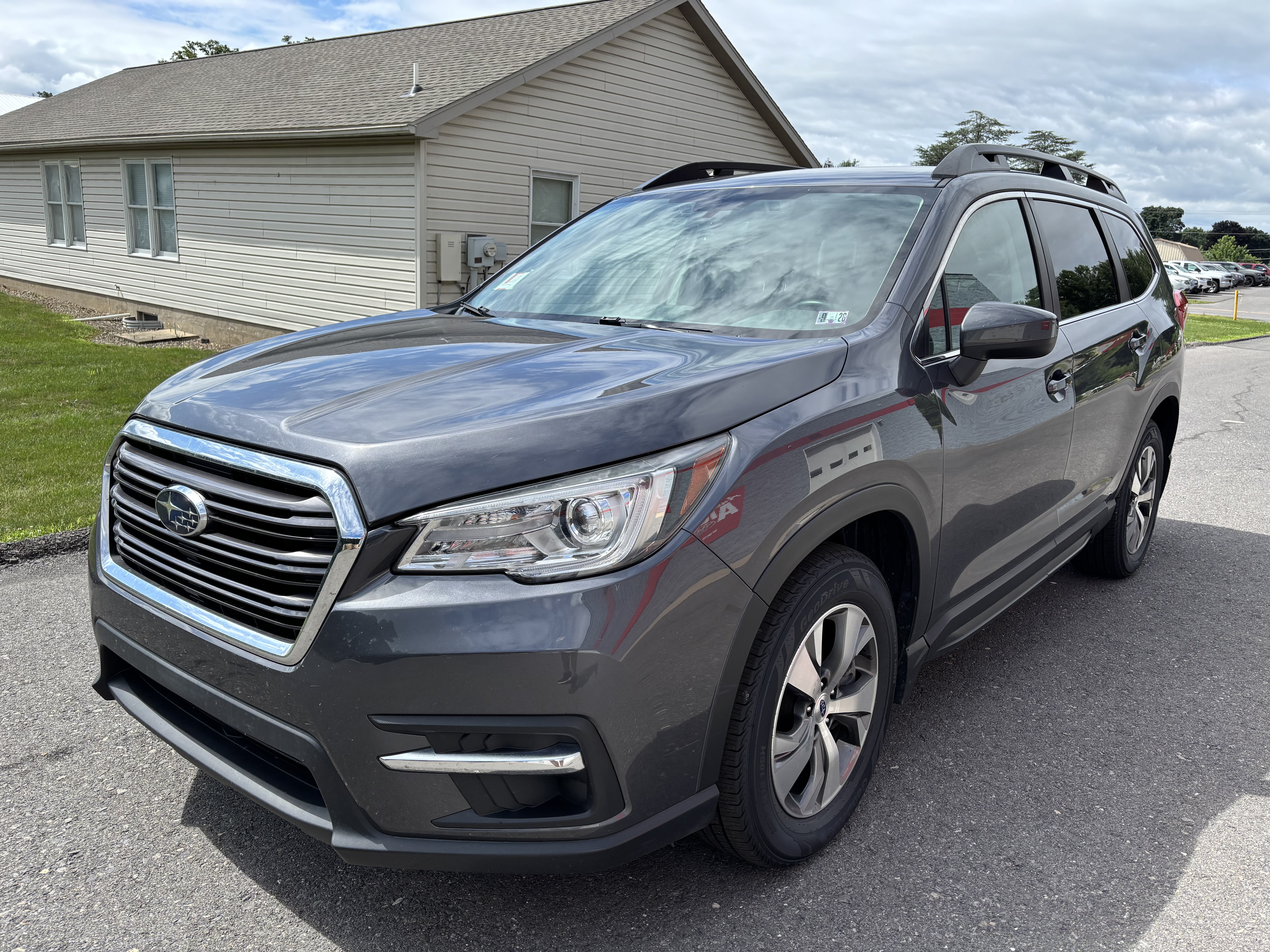 Used 2021 Subaru Ascent Premium w/ Convenience Package AWD/4WD image 7