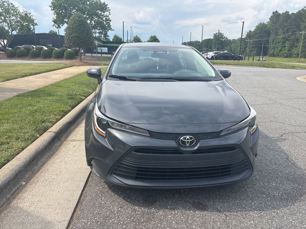 Used 2023 Toyota Corolla LE FWD image 3