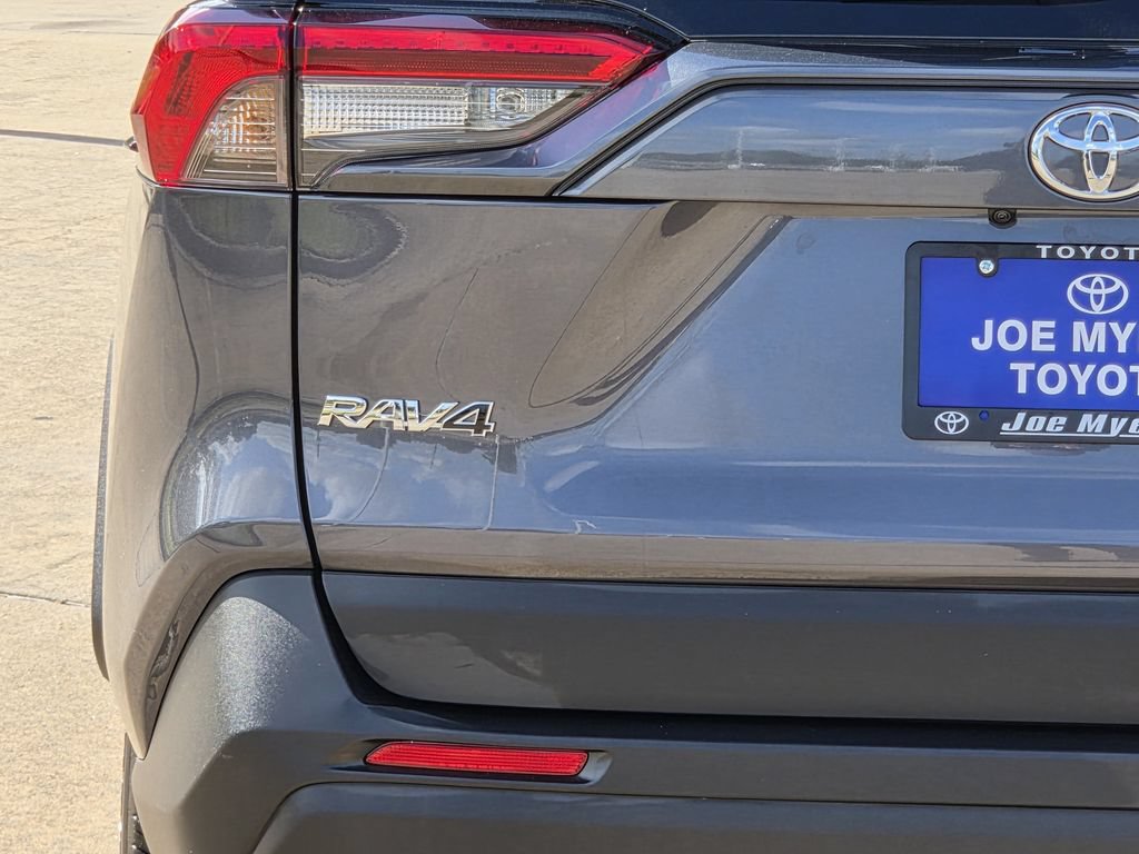 Used 2025 Toyota RAV4 XLE FWD image 10
