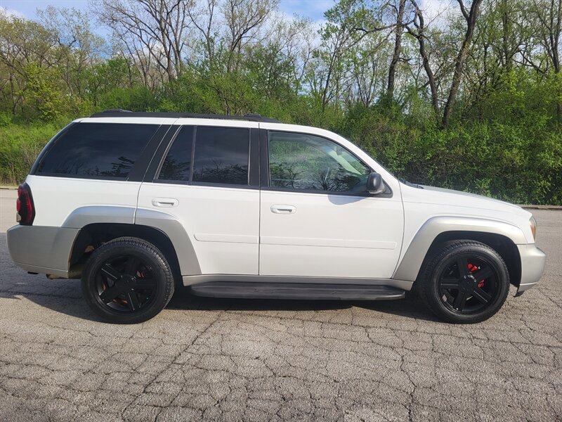 Used 2008 Chevrolet TrailBlazer LT AWD/4WD image 7