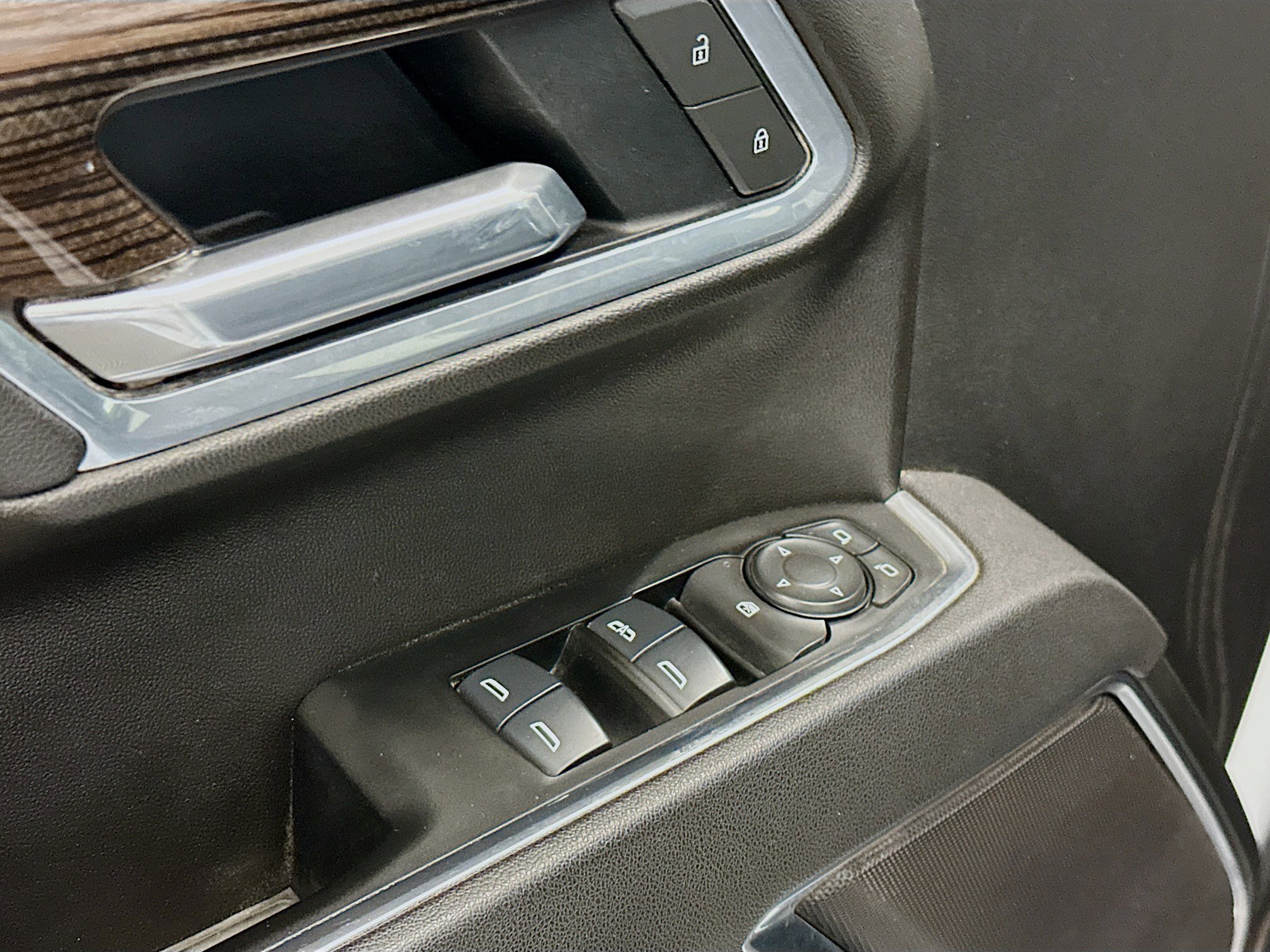 Used 2025 Chevrolet Silverado 1500 LT image 15