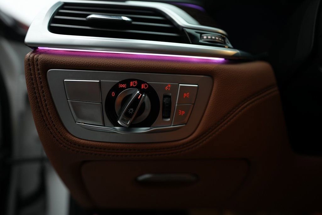 Used 2022 BMW 745e xDrive w/ M Sport Package image 42