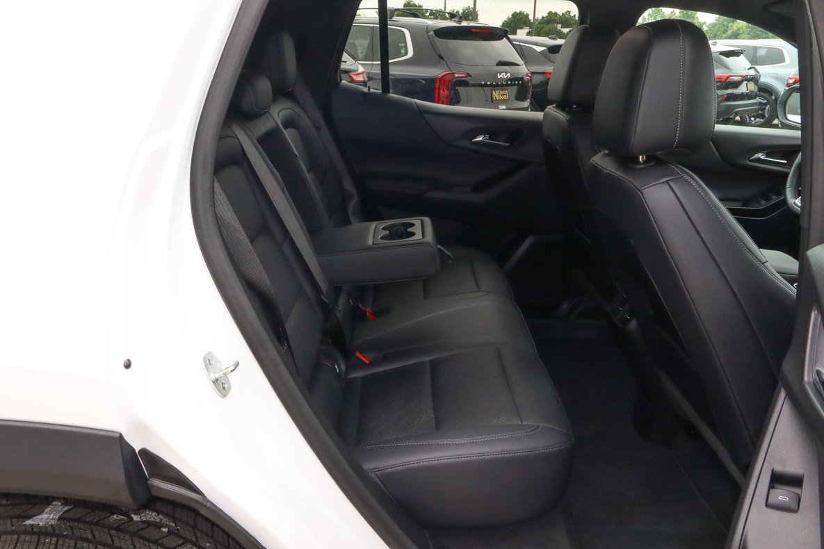 Used 2025 Chevrolet Equinox LT w/ Convenience Package II FWD image 23