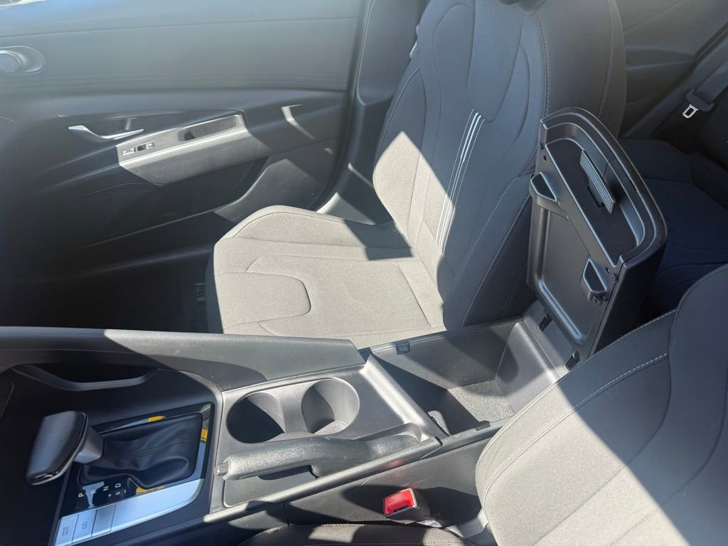 Used 2021 Hyundai Elantra SEL FWD image 27