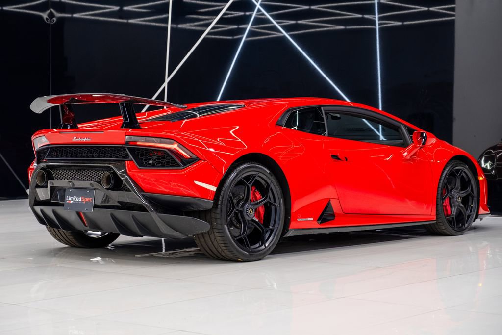 Used 2020 Lamborghini Huracan EVO image 13