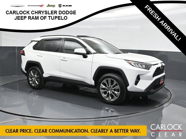 Used 2019 Toyota RAV4 XLE Premium w/ Cold Weather Package FWD image 6