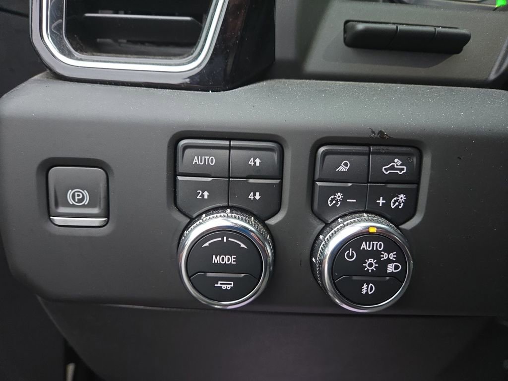 Used 2024 GMC Sierra 3500 Denali Ultimate image 25