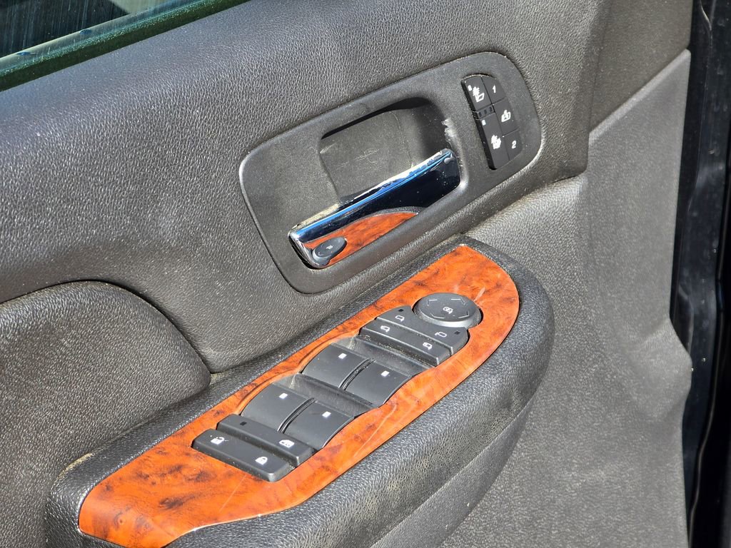 Used 2007 Chevrolet Avalanche LTZ w/ LTZ Preferred Equipment Group image 40