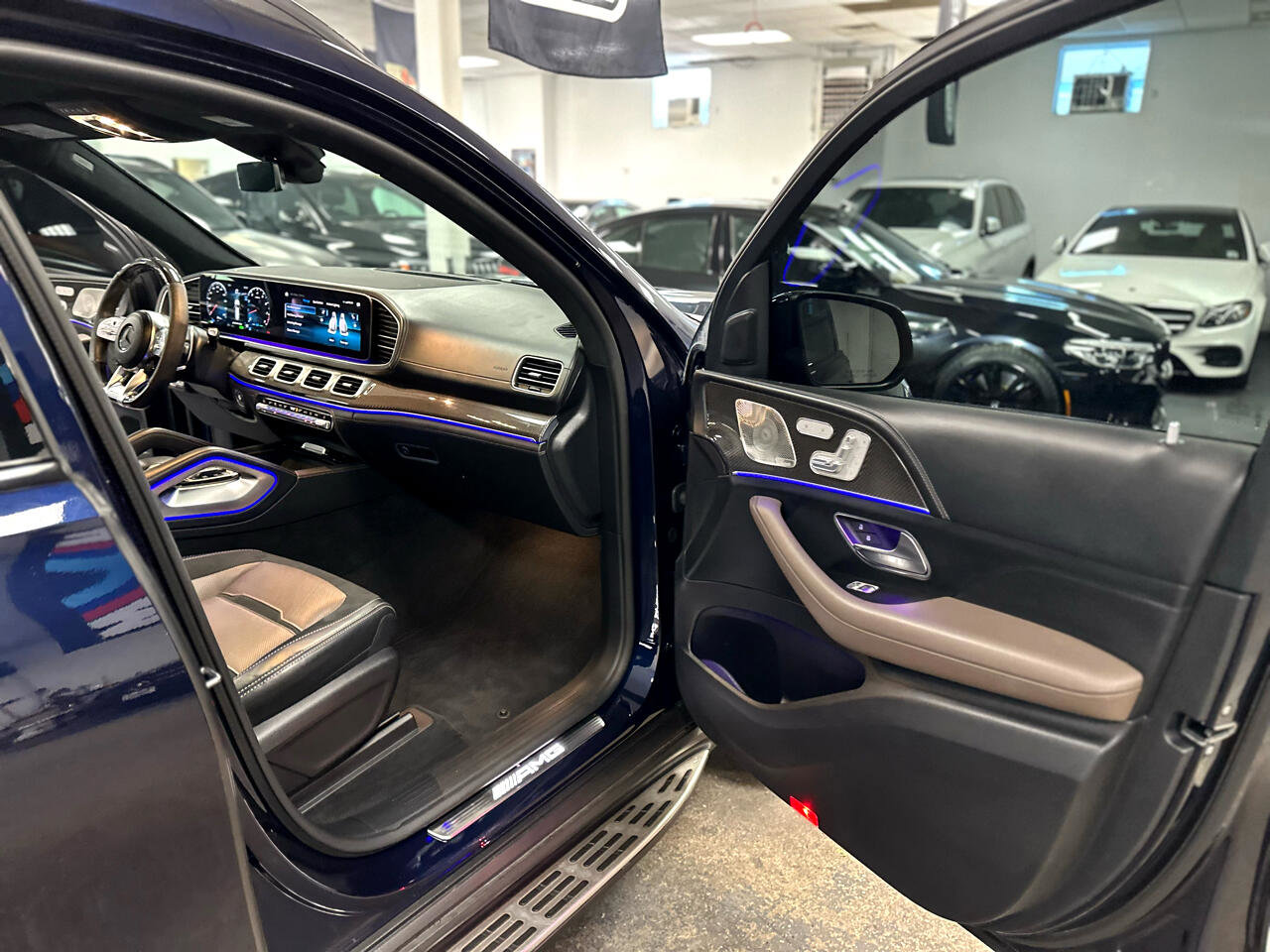 Used 2021 Mercedes-Benz GLS 63 AMG 4MATIC image 32