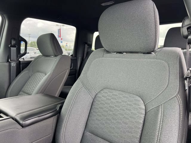 New 2026 RAM 1500 Express AWD/4WD image 24