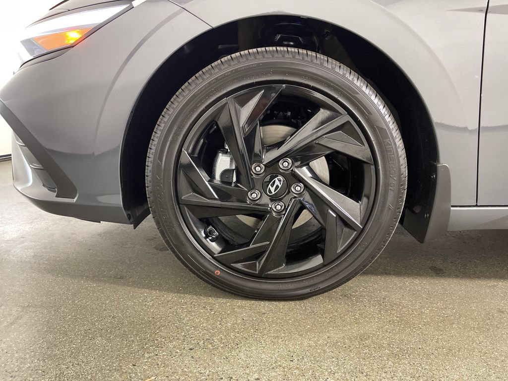 New 2026 Hyundai Elantra SEL FWD image 11