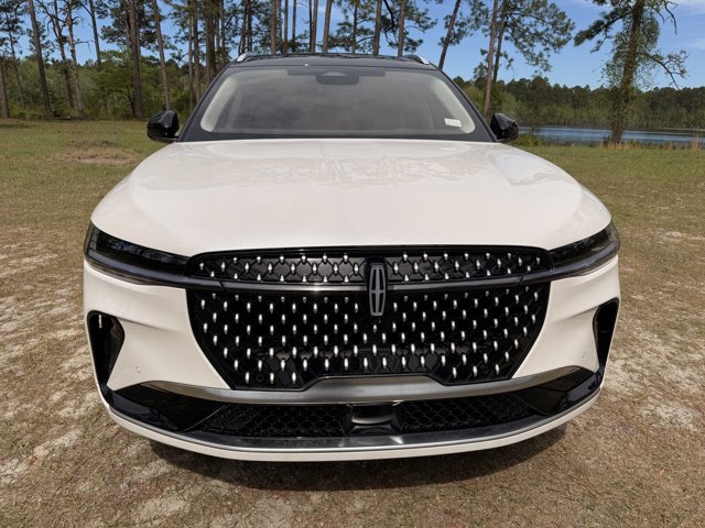 Used 2025 Lincoln Nautilus Reserve image 8