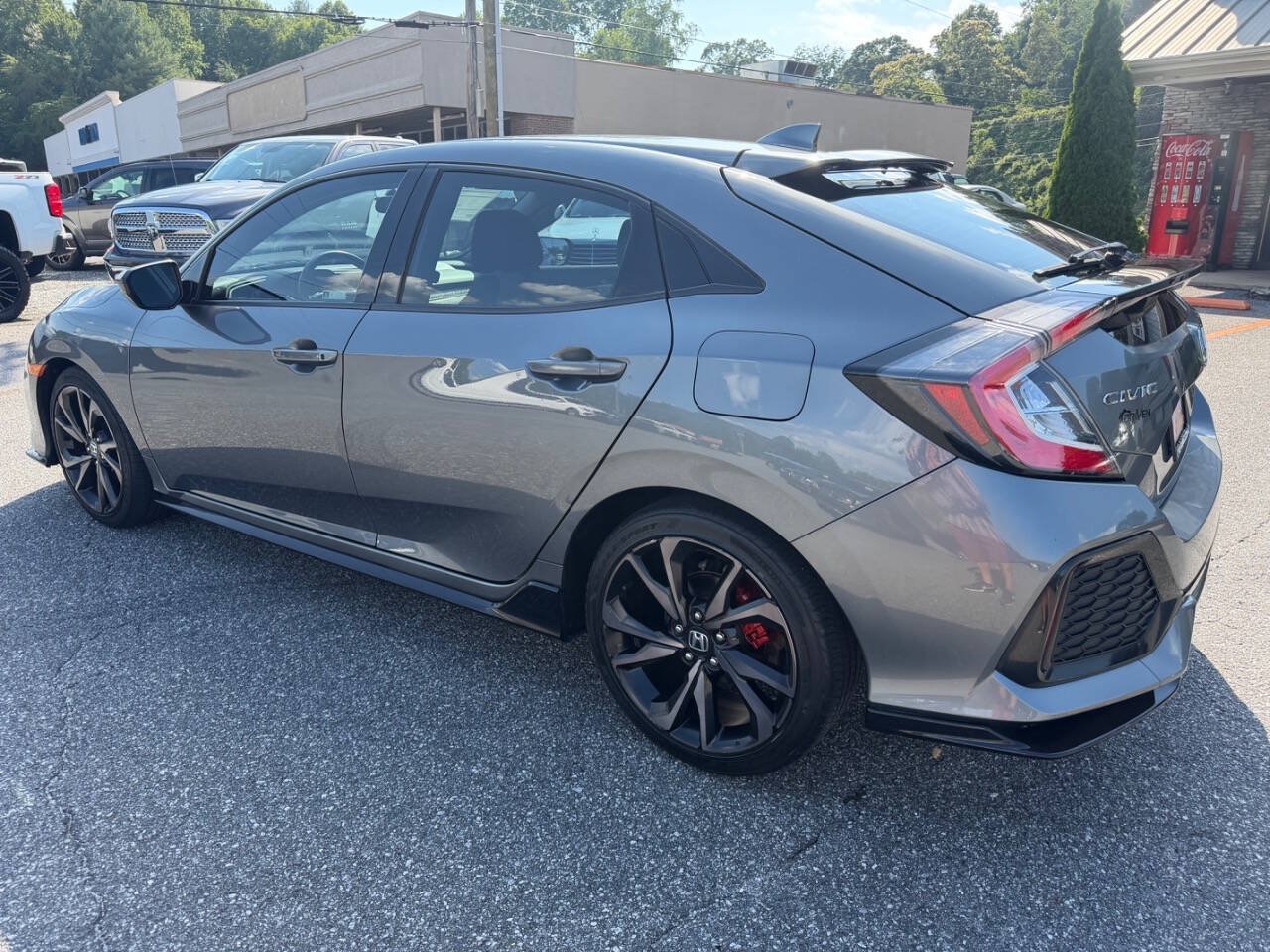 Used 2018 Honda Civic Sport image 8