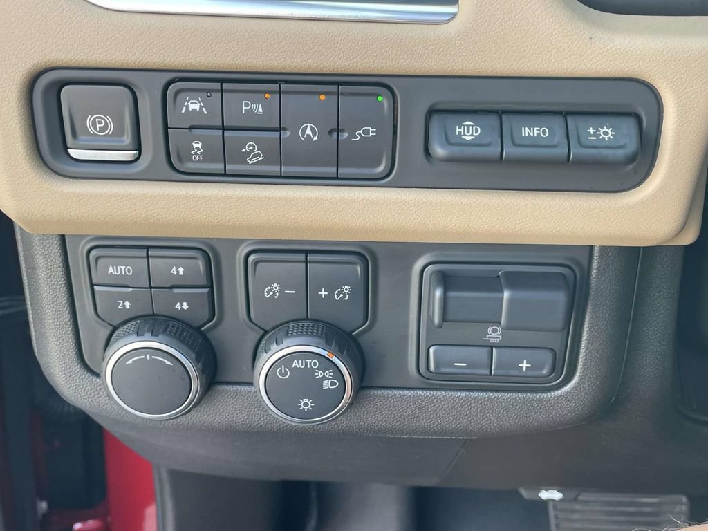 Used 2021 Chevrolet Tahoe Premier w/ Premium Package AWD/4WD image 24