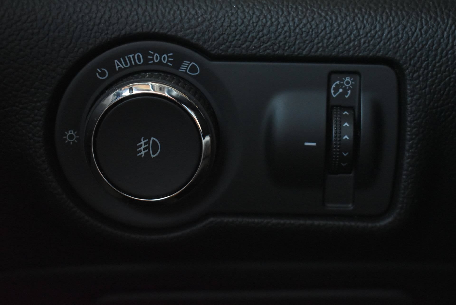 Used 2013 Buick Verano Convenience FWD image 18
