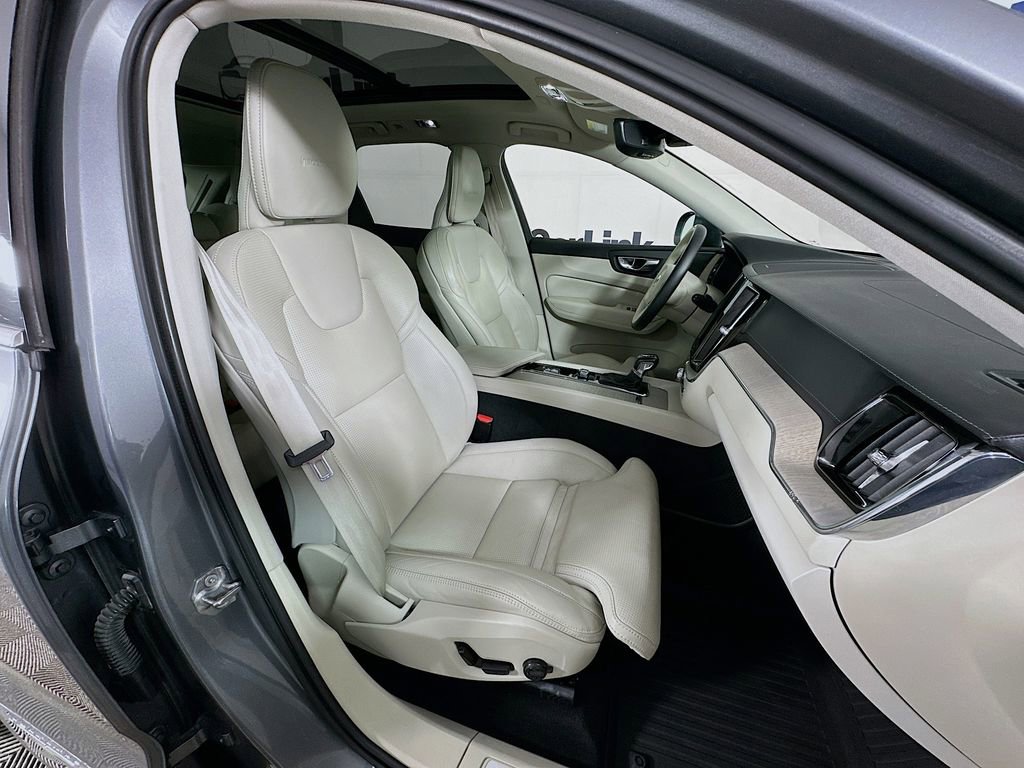 Used 2019 Volvo XC60 T6 Inscription w/ Protection Package Premier image 34