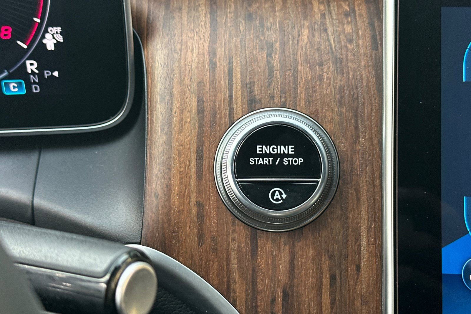 Certified 2025 Mercedes-Benz GLC 300 4MATIC image 22