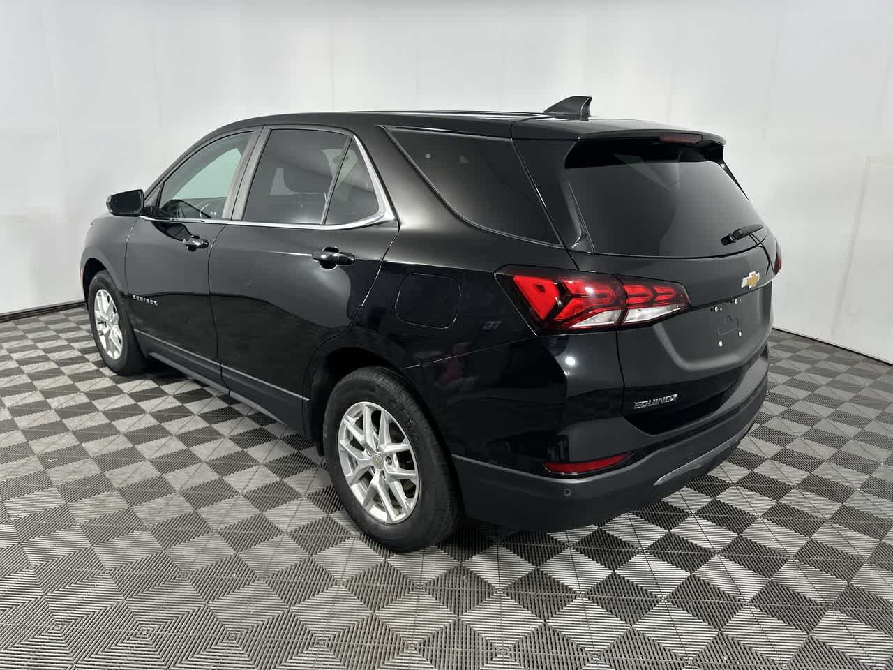 Used 2024 Chevrolet Equinox LT FWD image 6