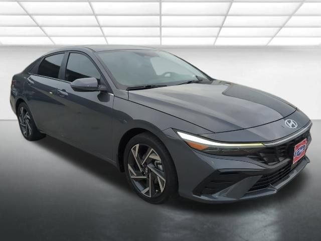 Used 2024 Hyundai Elantra Limited image 1