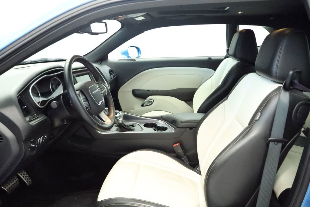 Used 2016 Dodge Challenger SXT Plus image 21