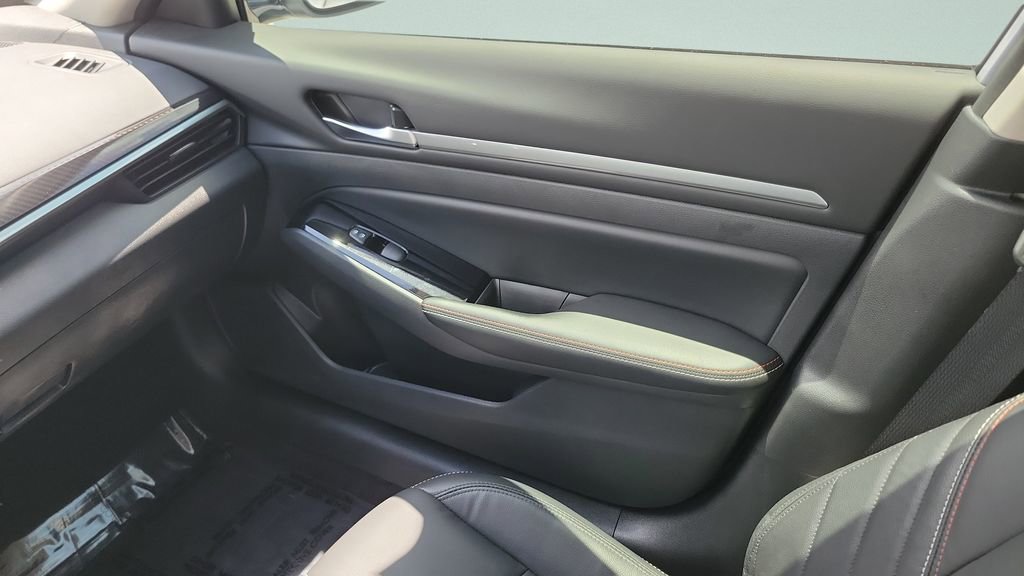 Used 2024 Nissan Altima 2.5 SR w/ SR Premium Package FWD image 15