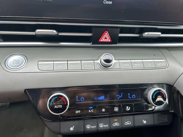 Used 2023 Hyundai Elantra SEL w/ Convenience Package image 29