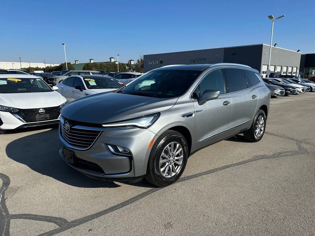 Used 2024 Buick Enclave Premium image 3