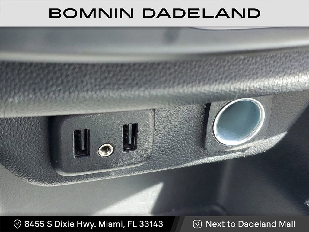 Used 2022 Chevrolet Traverse LS image 26