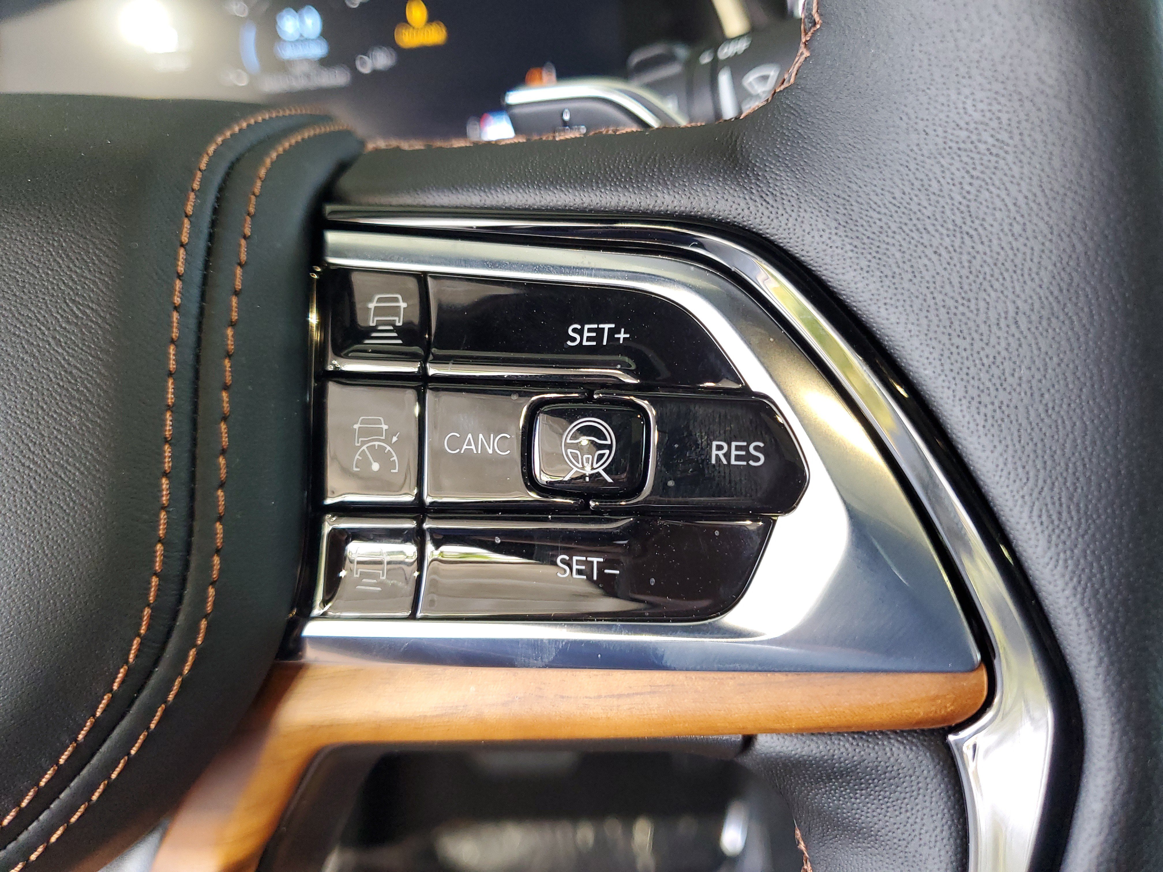 New 2025 Jeep Grand Cherokee Summit AWD/4WD image 25