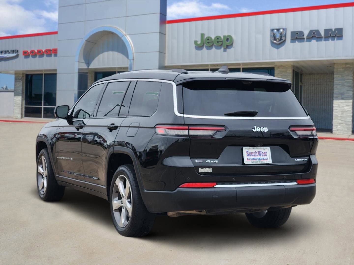 Used 2021 Jeep Grand Cherokee L Limited w/ Luxury Tech Group II image 5