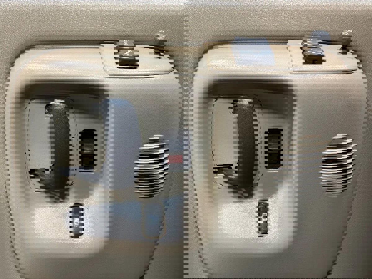 Used 2002 Chevrolet Express 1500 w/ LS Preferred Equipment Group image 14