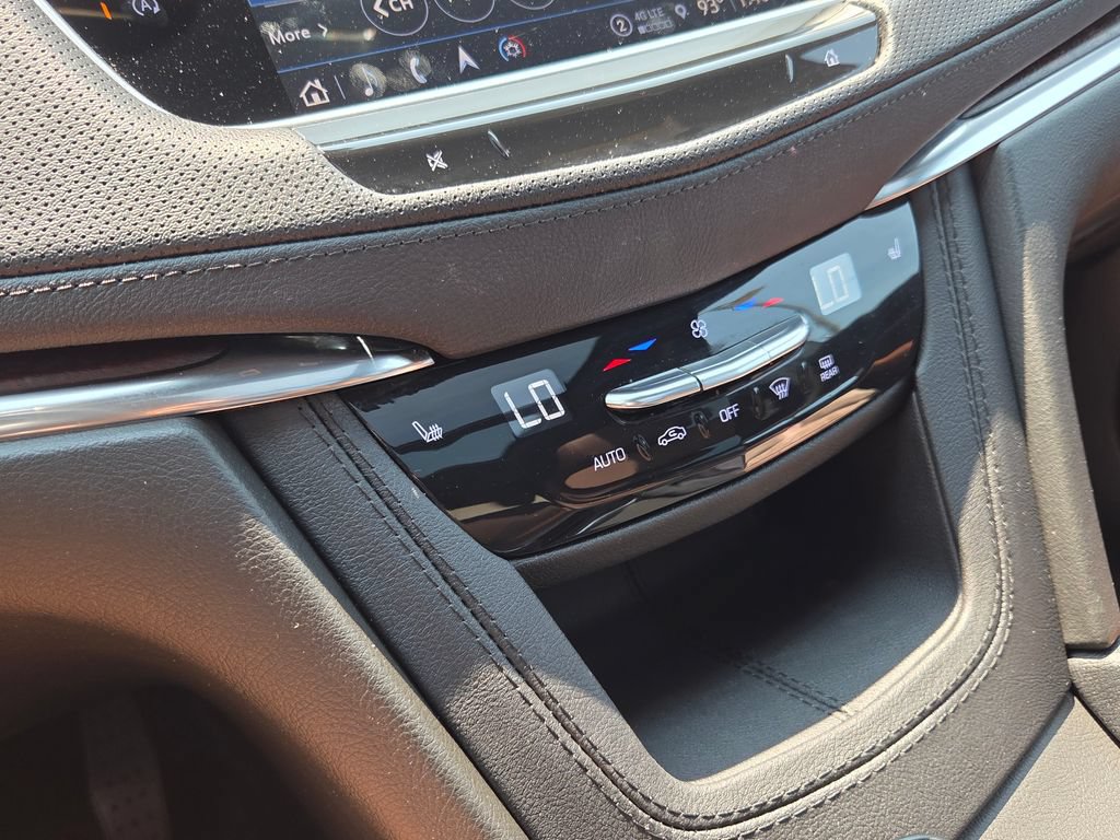 Used 2024 Cadillac XT5 Premium Luxury w/ Technology Package AWD/4WD image 28